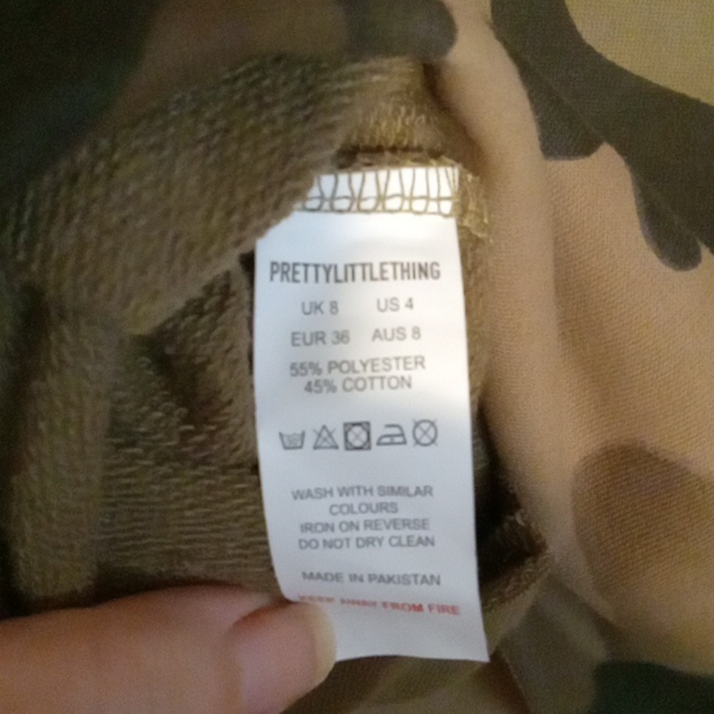 PrettyLittleThing Loop Back Camo Sweater Dress Size Juniors 4 NWT - Picture 5 of 6